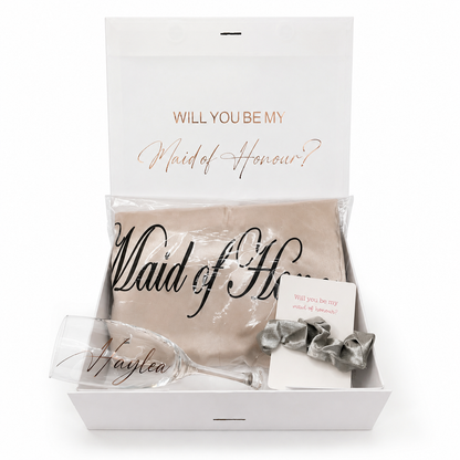 Gift set with 'Will you be my Maid of Honour?' proposal and related items in a box.