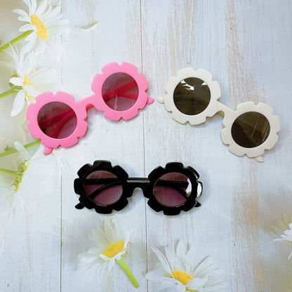 "Will You be my Flower Girl?" Proposal Gift Box (Gift Box,Flower-Shaped Sunglasses,Glass,Scrunchie, Heartshape Keyring)