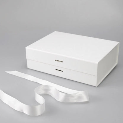White_Ribbon_Gift_Box_